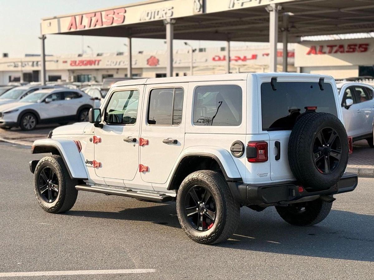 Jeep Wrangler Unlimited Sahara 2.0L A/T-12-12