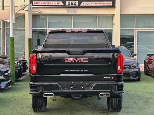 2023 GMC Sierra AT4 - GCC Specs 6.2L - Like New!