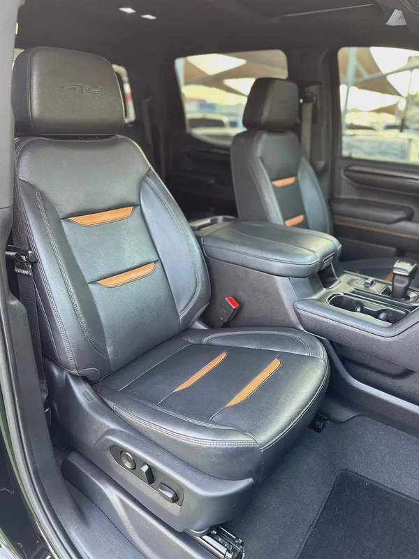 2023 GMC Sierra AT4 - GCC Specs 6.2L - Like New!