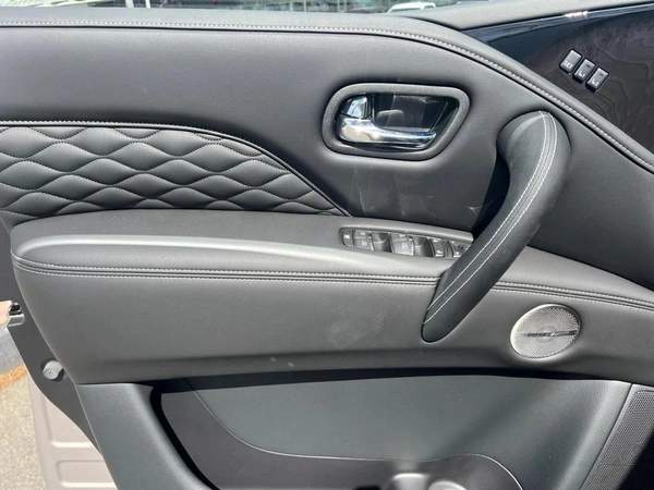 Infiniti QX80 Luxury 5.6L
