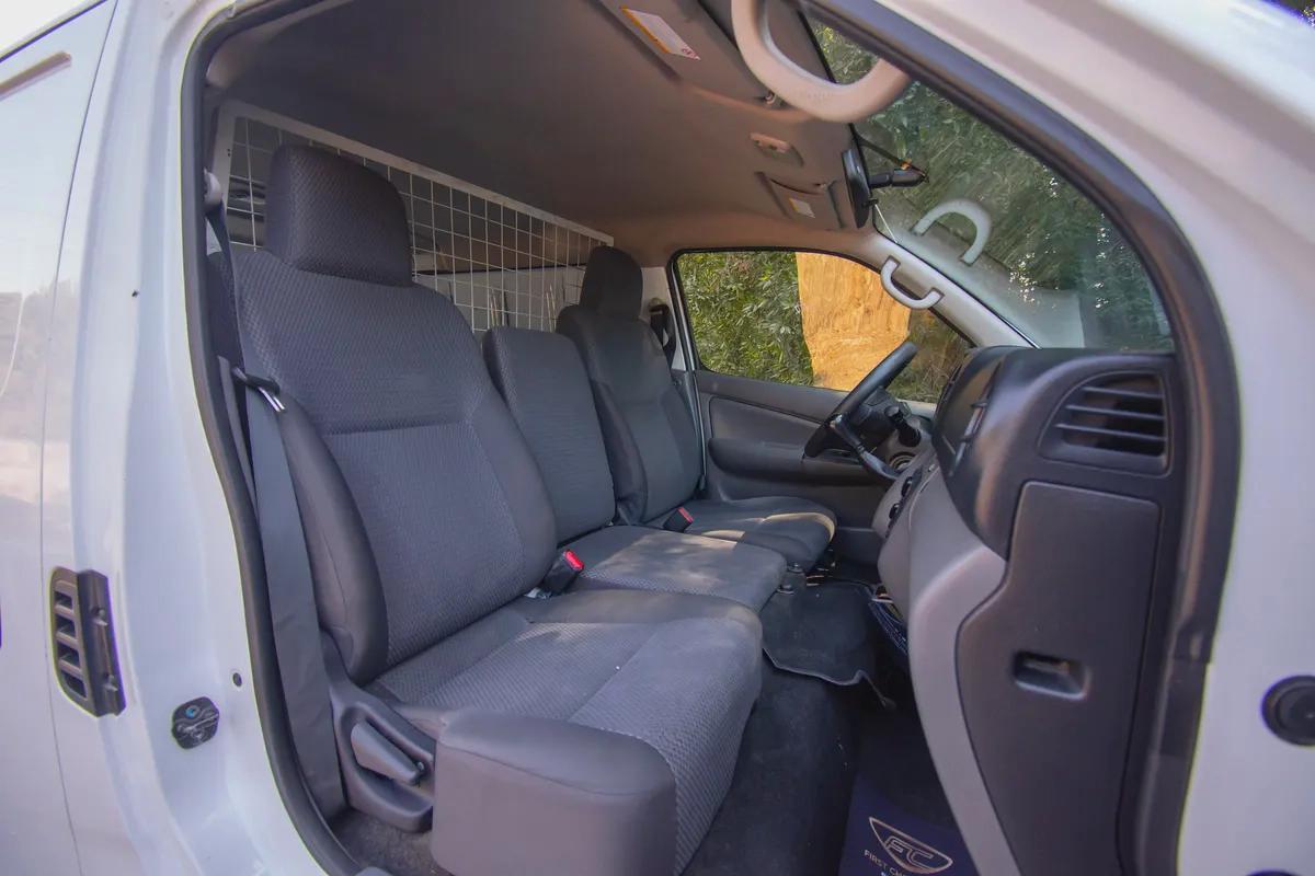 Standard Roof Delivery Van | Manual | GCC Specs | Ref#N32721-8-8