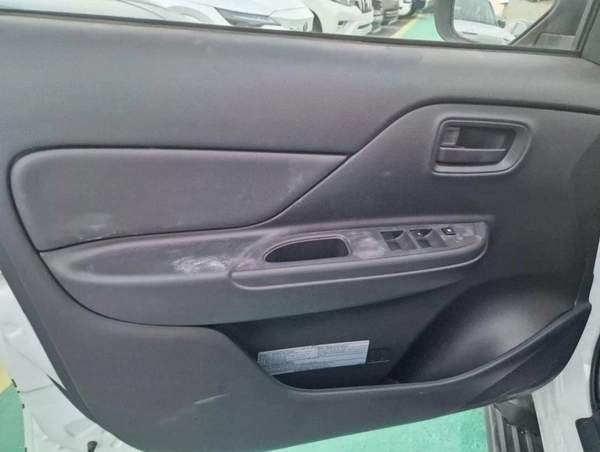 Mitsubishi L200 L200 Full Option 4WD Manual Diesel