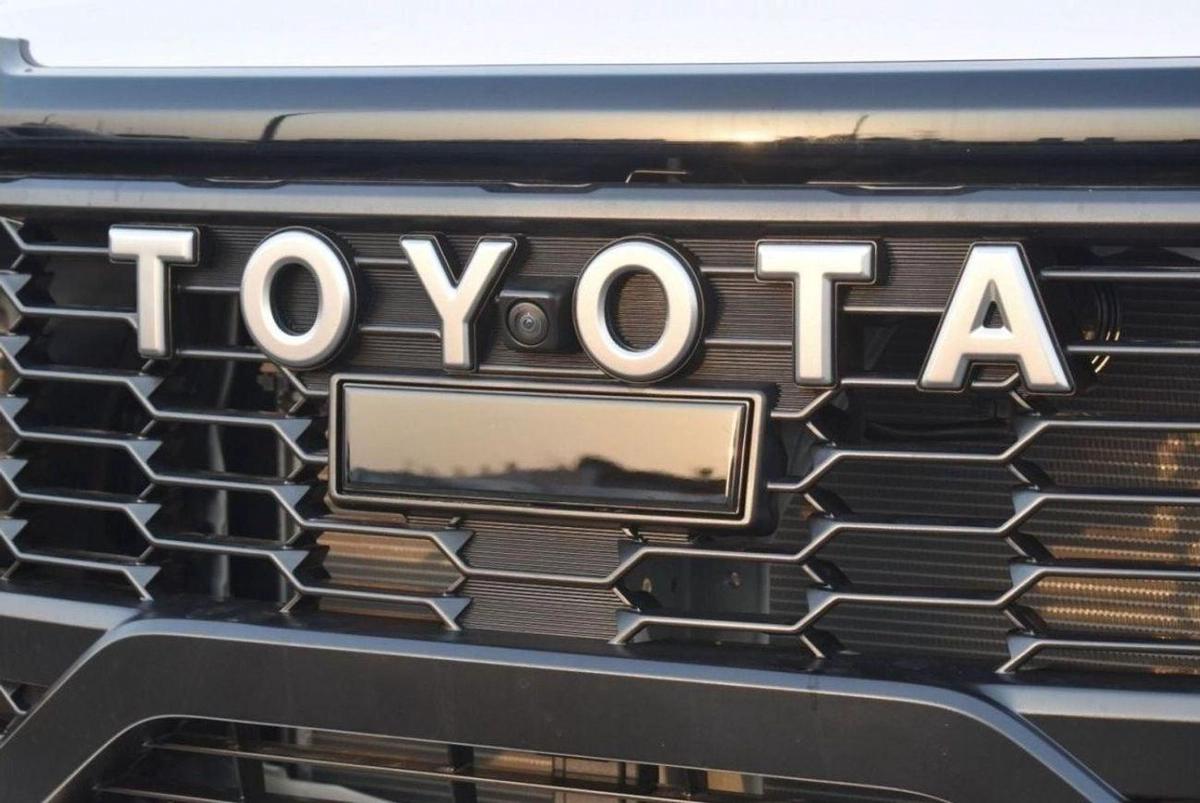 Toyota Hilux TOYOTA HILUX GR SPORT 2.8L MODEL 2024 FOR EXPORT ONLY-4-4
