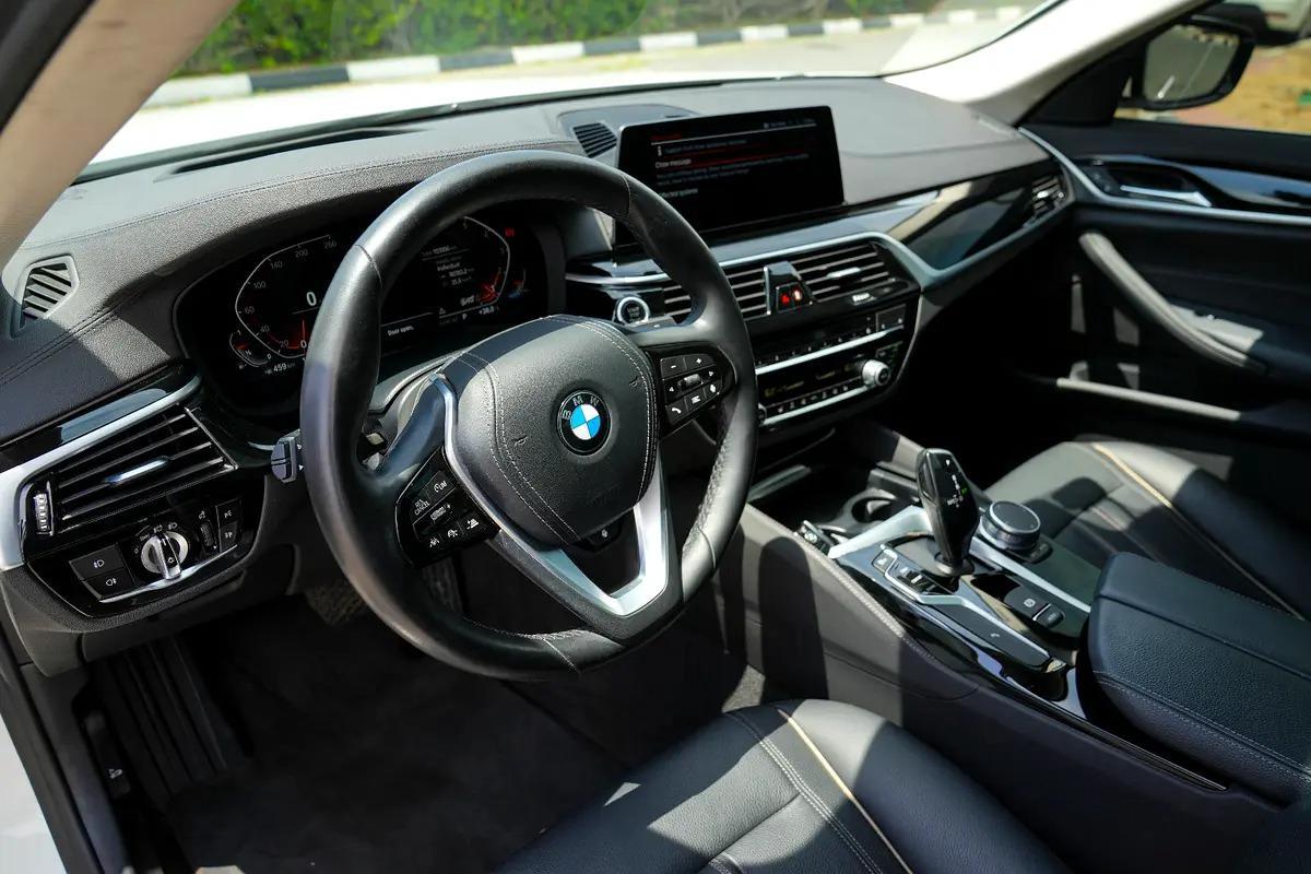 BMW 520i 2020 - Korean Specs - Excellent Condition-17-17