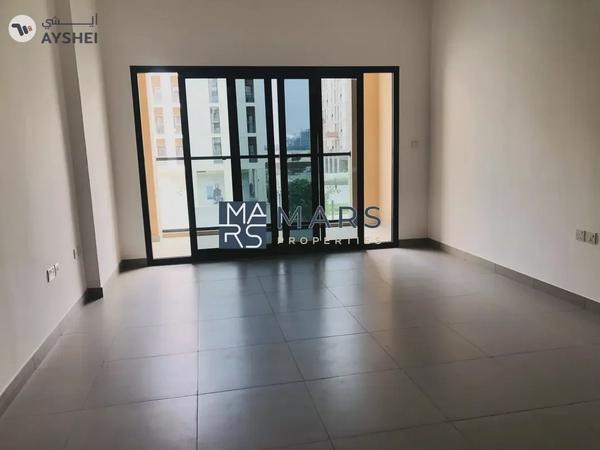 Private balcony | Kitchen Appliances | Community view |