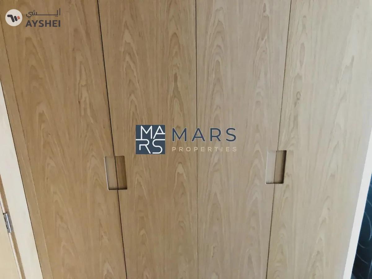 Private balcony | Kitchen Appliances | Community view |-1-1