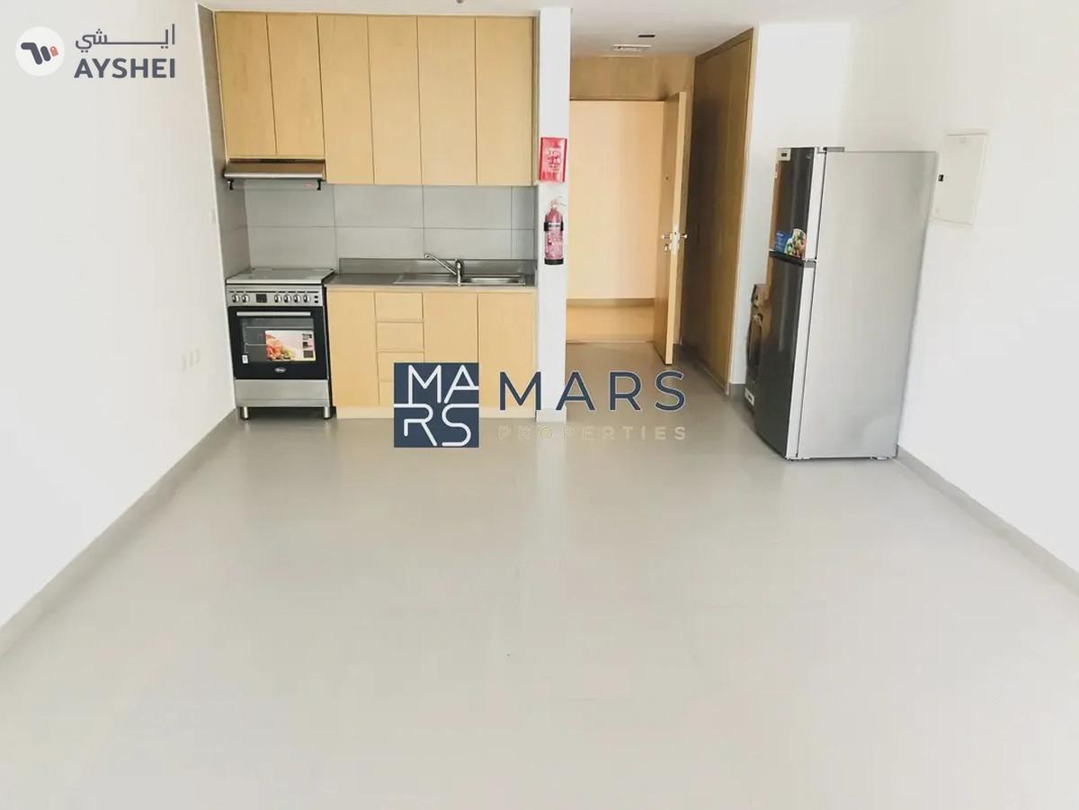 Private balcony | Kitchen Appliances | Community view |-5-5