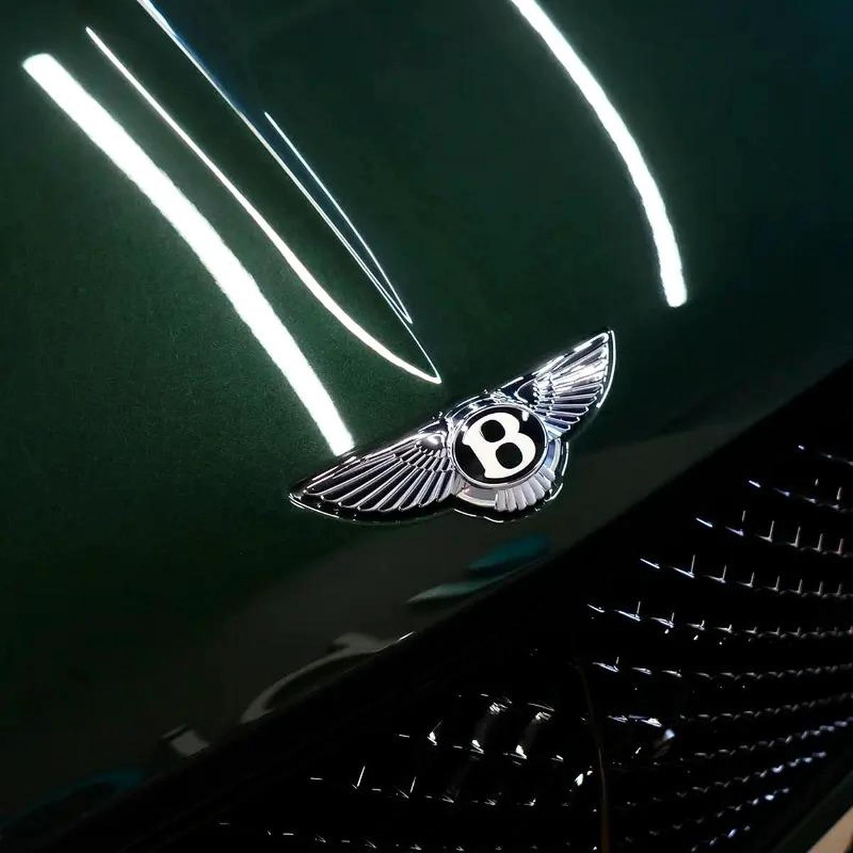 AED 19,166 p.m • 0% Downpayment • Bentley Continental GTC • 1 Year Warranty-15-15