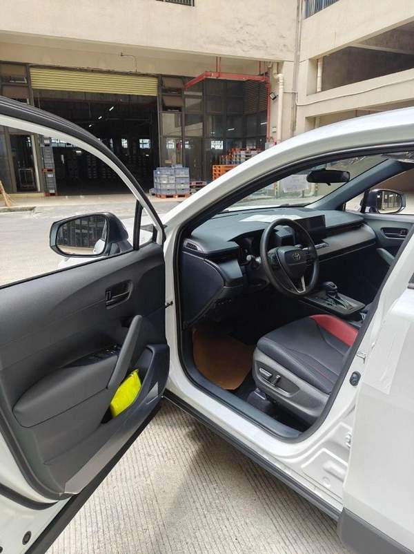 Toyota Frontlander HYBRID LEADING VERSION / 2.0L V4 / SUNROOF, LEATHER SEATS, DVD+CAMERA