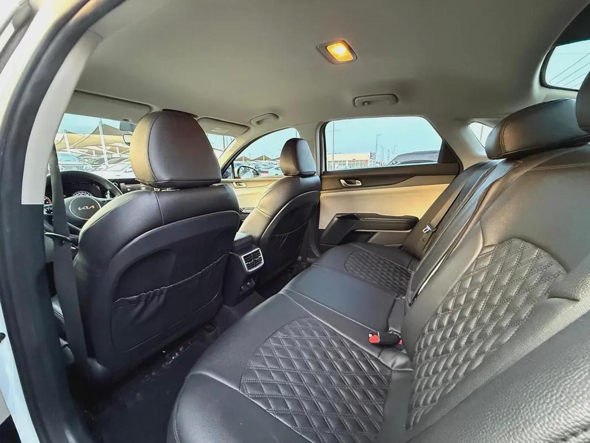 Kia K5 model 2023 gcc original paint (last price ) كيا K5 موديل ٢٠٢٣ خليجي صبغ وكالة السعر نهائي-9-9