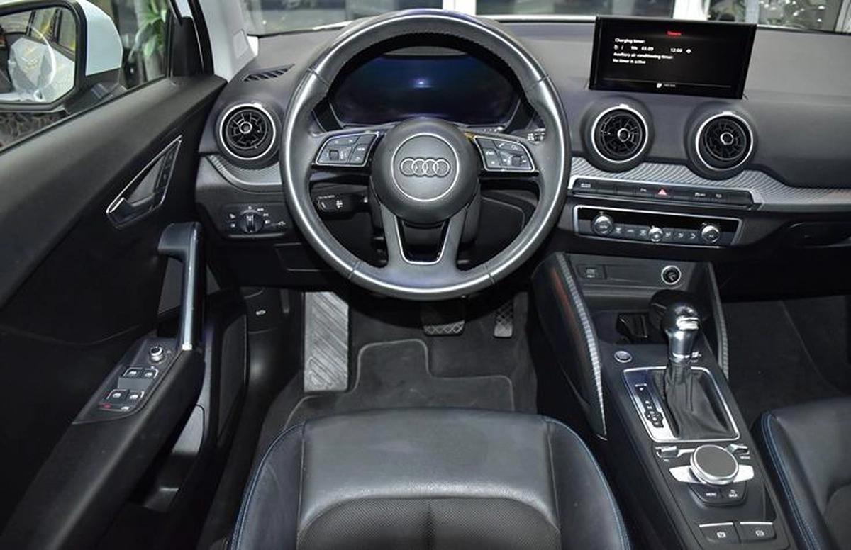 Audi Q2L 30 E-Tron ( 2021 Model ) in White Color Chinese Specs-3-3