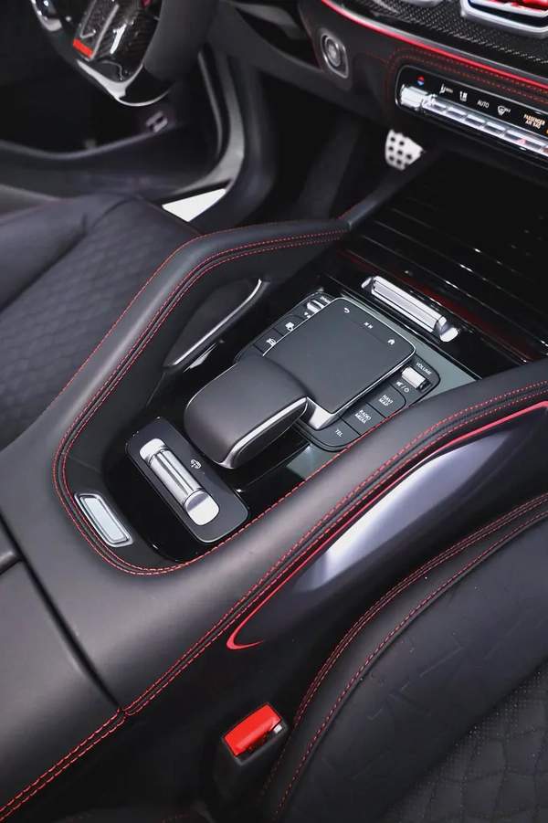 GLS 63 WITH FULL BRABUS 900 CARBON BODYKIT + PILOT SEATS + PREMIUM BRABUS INTERIOR + CARBON