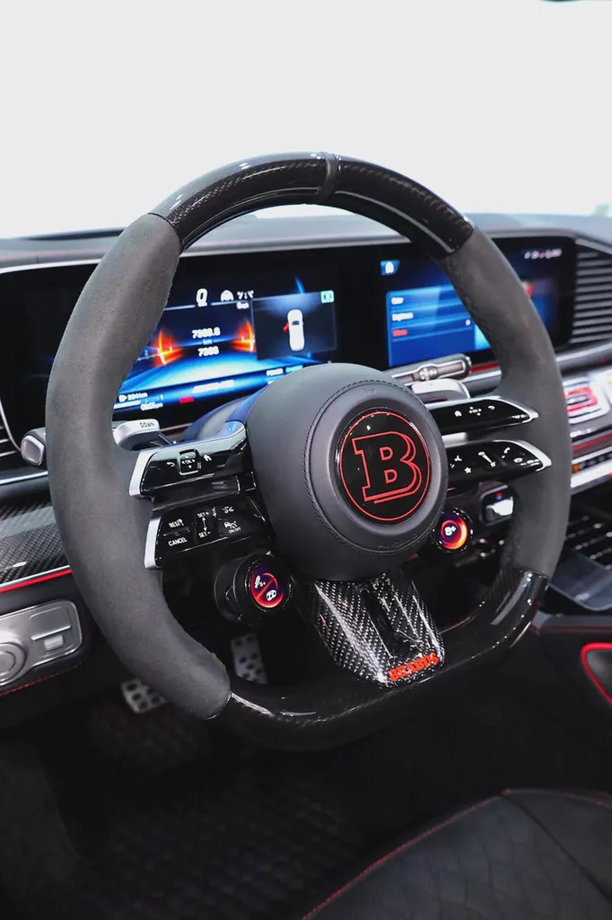 GLS 63 WITH FULL BRABUS 900 CARBON BODYKIT + PILOT SEATS + PREMIUM BRABUS INTERIOR + CARBON-10-10