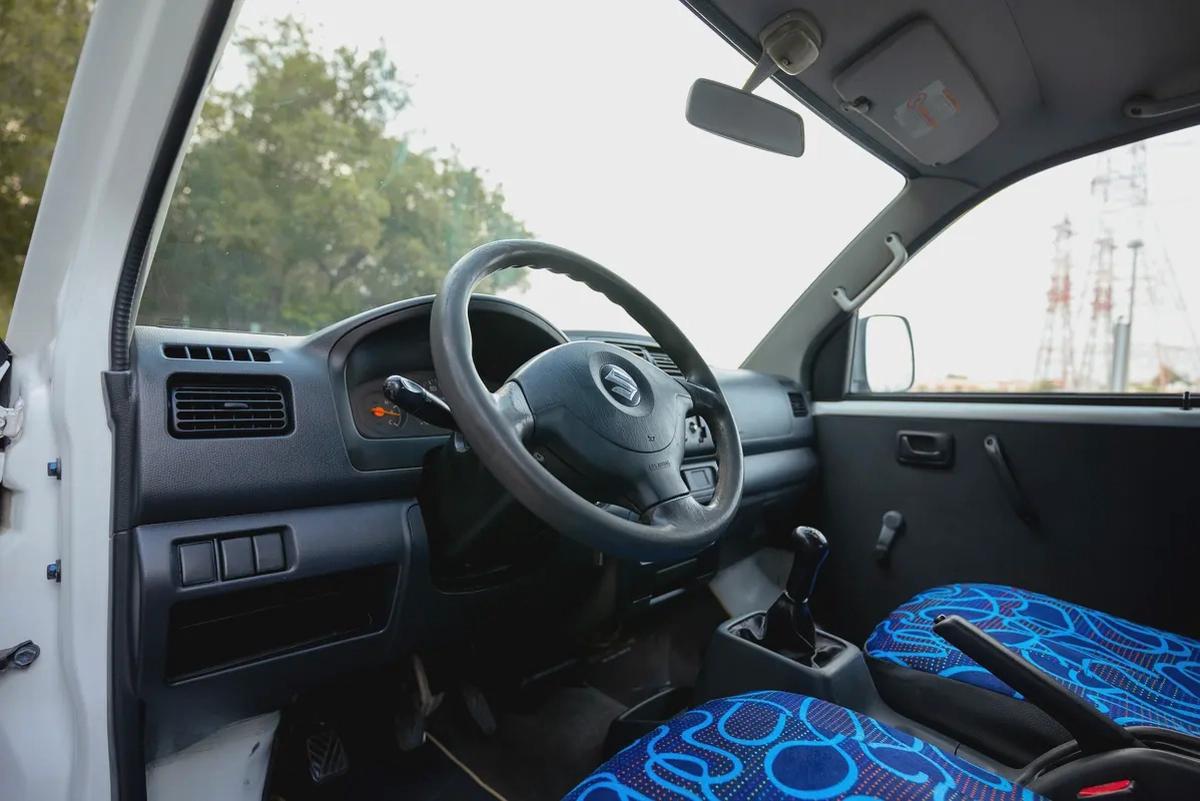 Suzuki AVP | 8-Seater Van | Manual | GCC Specs | Ref#S00646-13-13