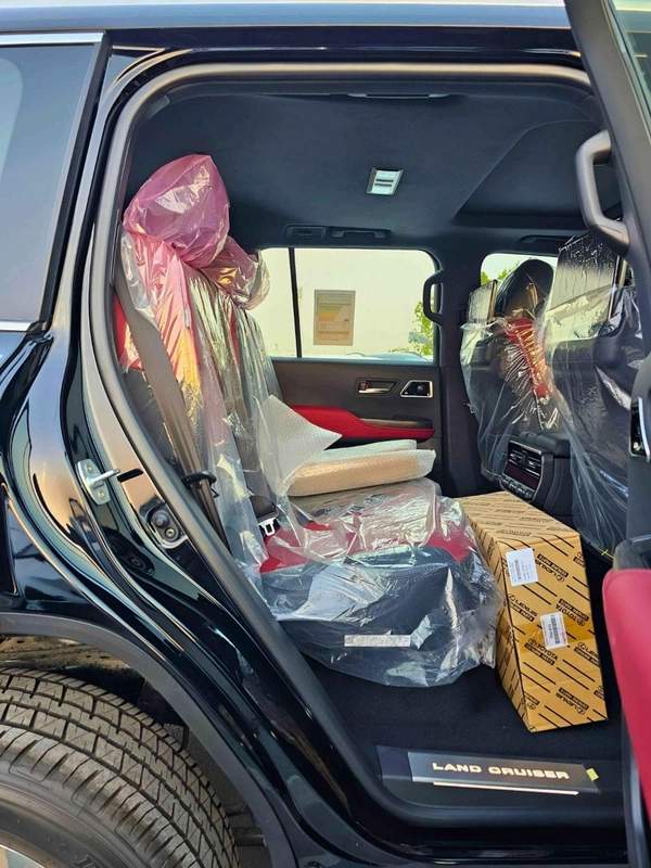 Toyota Land Cruiser VXR TWIN TURBO EXCL / HIGH OPTION / SUNROOF / LEATHER / POWER SEATS/3.5L PETROL V6 A/T/ (CODE#LCTVXR