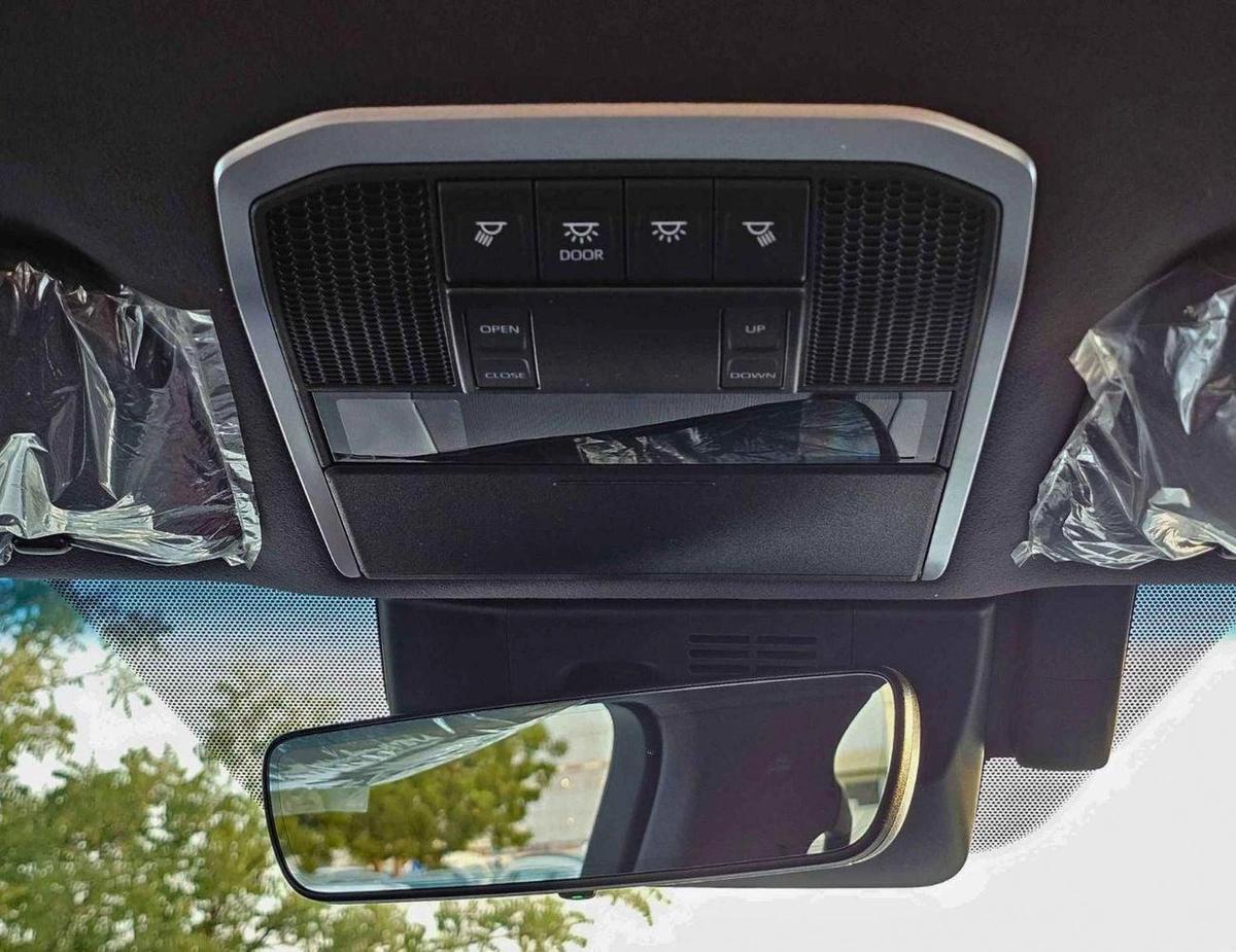 Toyota Land Cruiser VXR TWIN TURBO EXCL / HIGH OPTION / SUNROOF / LEATHER / POWER SEATS/3.5L PETROL V6 A/T/ (CODE#LCTVXR-17-17