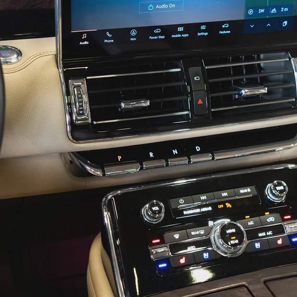 AED 3,257P.M • 0% Downpayment • Navigator Reserve • 1 year warranty