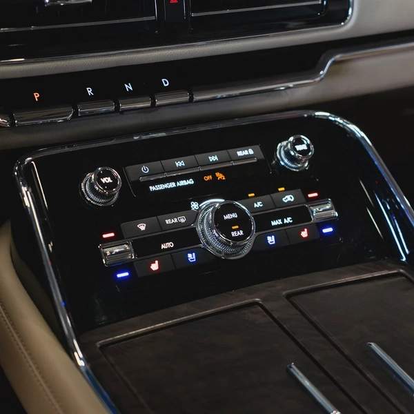 AED 3,257P.M • 0% Downpayment • Navigator Reserve • 1 year warranty