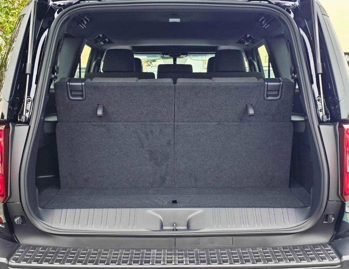 Toyota Prado TURBO ALL ROUNDER / 2.8L DIESEL V4 / DIFFLOCK / SUNROOF / COOL BOX (CODE # P28AR2)-7-7