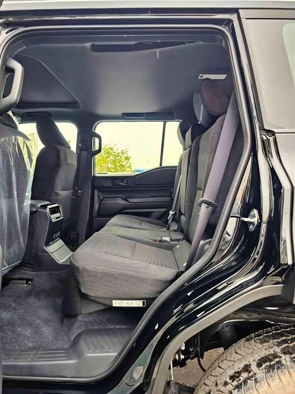 Toyota Prado TURBO ALL ROUNDER / 2.8L DIESEL V4 / DIFFLOCK / SUNROOF / COOL BOX (CODE # P28AR2)