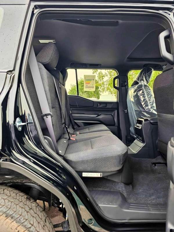 Toyota Prado TURBO ALL ROUNDER / 2.8L DIESEL V4 / DIFFLOCK / SUNROOF / COOL BOX (CODE # P28AR2)
