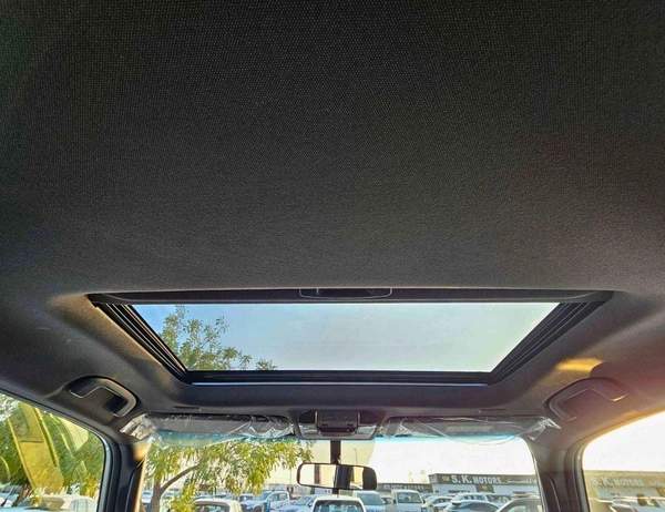 Toyota Prado TURBO ALL ROUNDER / 2.8L DIESEL V4 / DIFFLOCK / SUNROOF / COOL BOX (CODE # P28AR2)