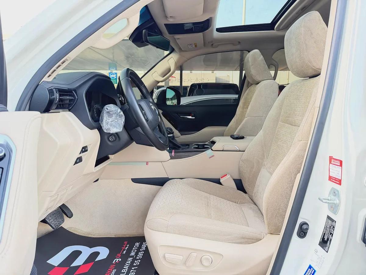 تويوتا لاند كروزر VXR 3.5L تون تيربو ابيض / بيج خليجي الفطيم Toyota Land Cruiser VXR 2023 GCC Specs-6-6