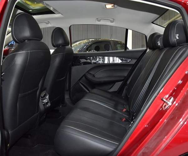 MG 5 ( 2025 Model ) in Red Color GCC Specs
