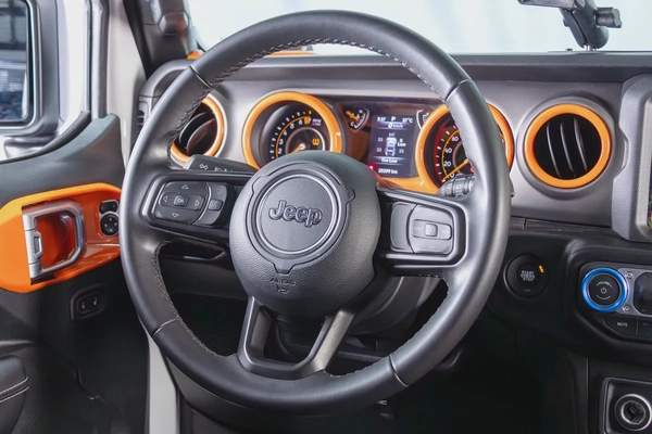 Jeep Wrangler Sport-GCC-Jeepers Edition-Upgraded-FSH-Al Futtaim Warranty and Service Contract