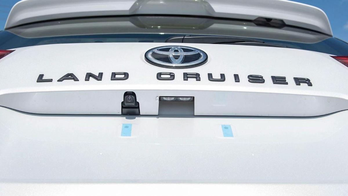 Toyota Land Cruiser GR SPORT FULL OPTION DIESEL-8-8