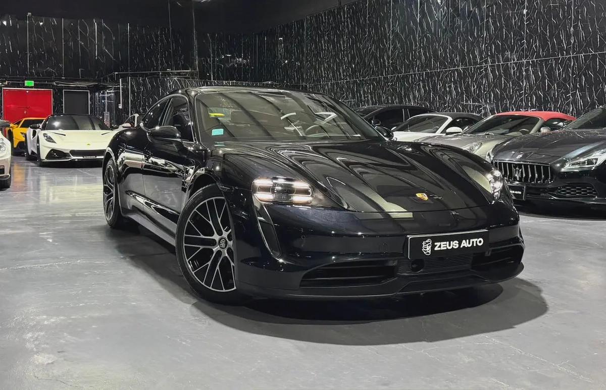 Porsche Taycan Standard 2023 GCC specs for 335,000.00 AED-2-2