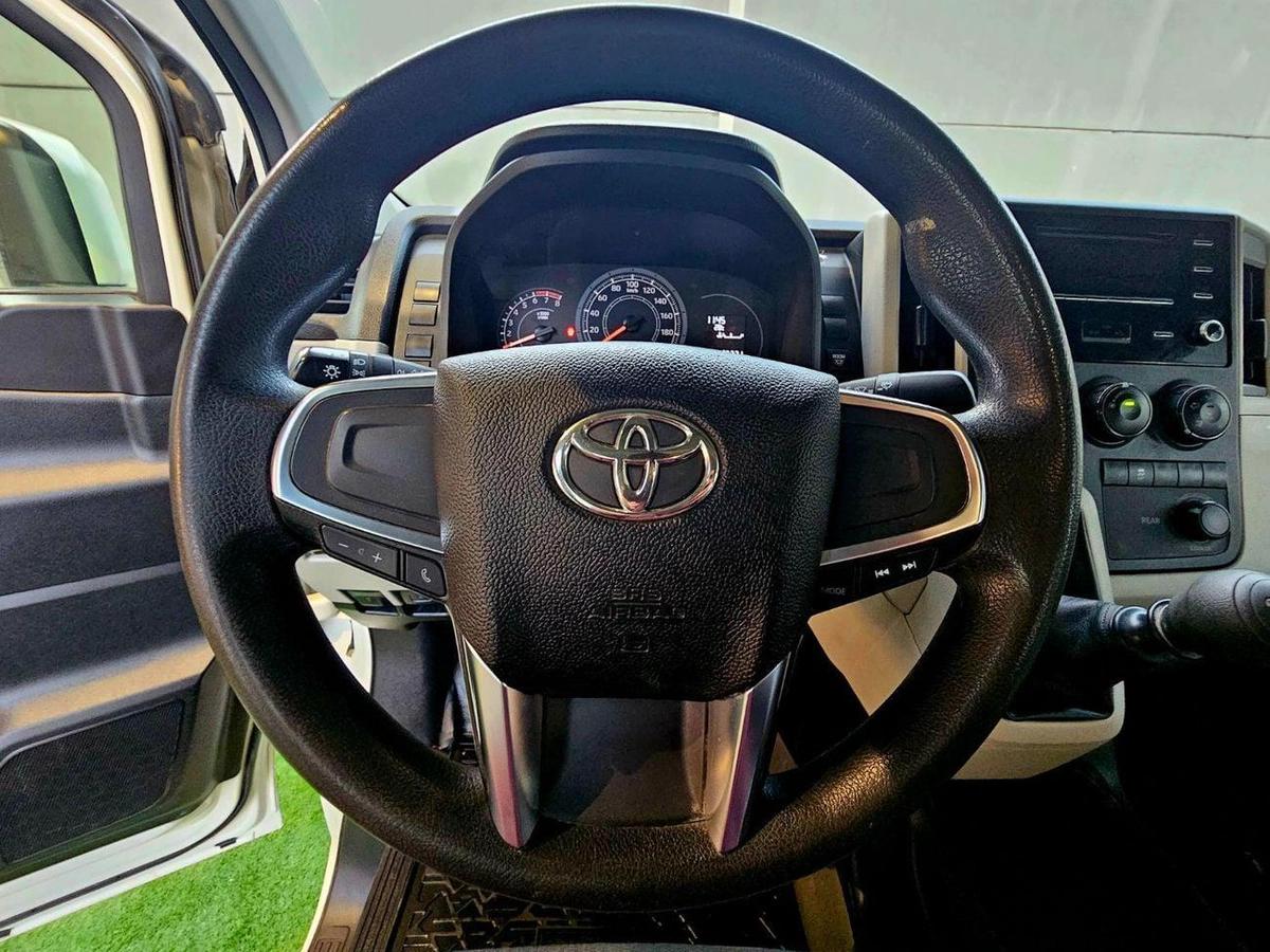 Toyota Hiace GL PASSENGER/ PATROL MANUAL/ 3.5 V6/ LOW MILEAGE-12-12