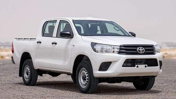 Toyota Hilux 2.4 MT