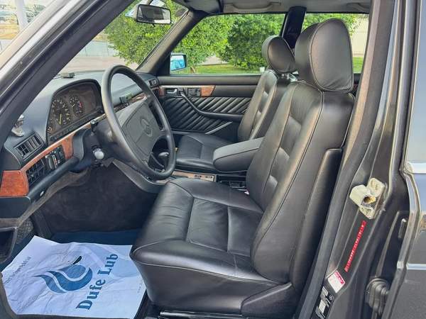 Mercedes Benz 560SEL 1989 95000km - Japan Import - Clean Title - Service History Available