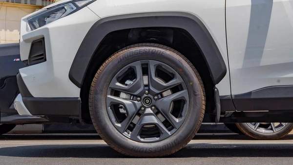 2025 Toyota Rav4 Adventure 2.5L AT Petrol (white)