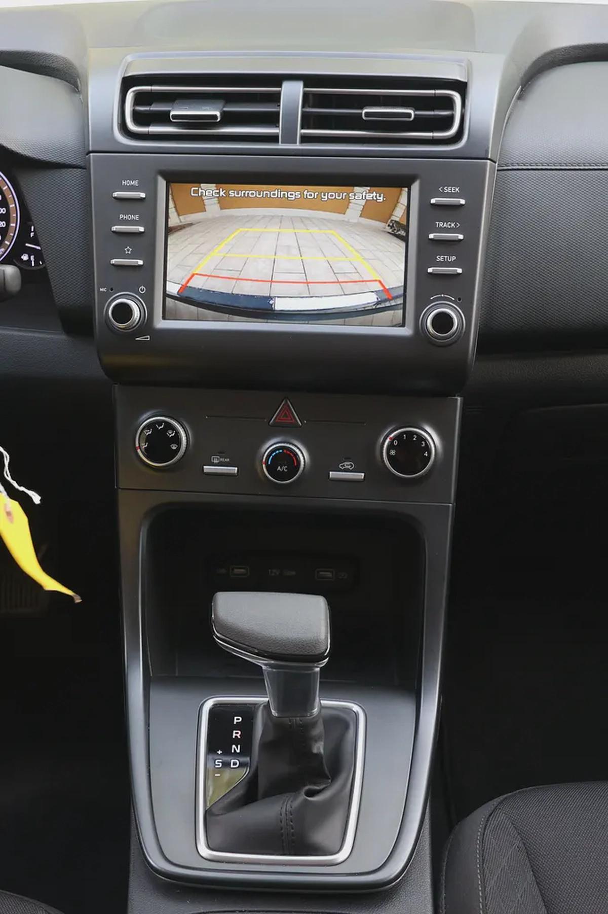 HYUNDAI CRETA COMFORT 1.5L - GCC SPECS - UNDER WARRANTY - FULL SERVICE HISTORY - ACCIDENT FREE --14-14