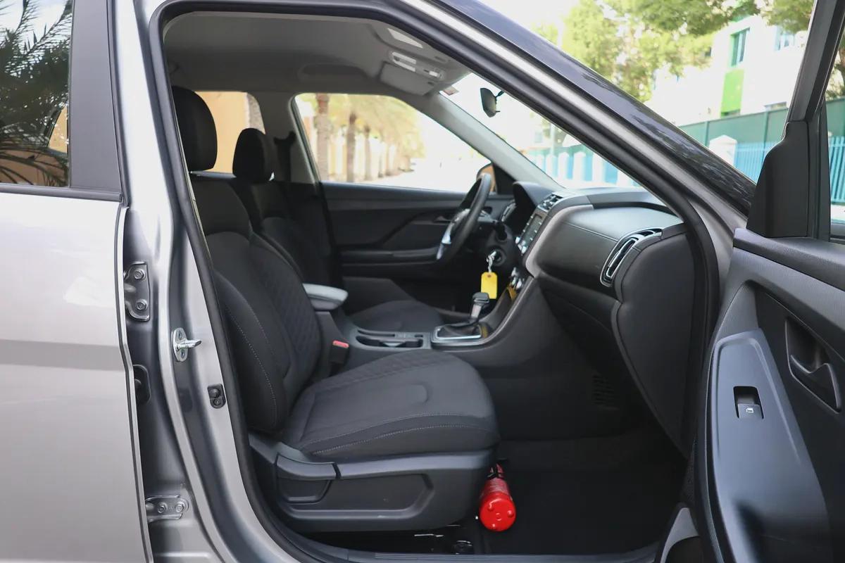 HYUNDAI CRETA COMFORT 1.5L - GCC SPECS - UNDER WARRANTY - FULL SERVICE HISTORY - ACCIDENT FREE --17-17