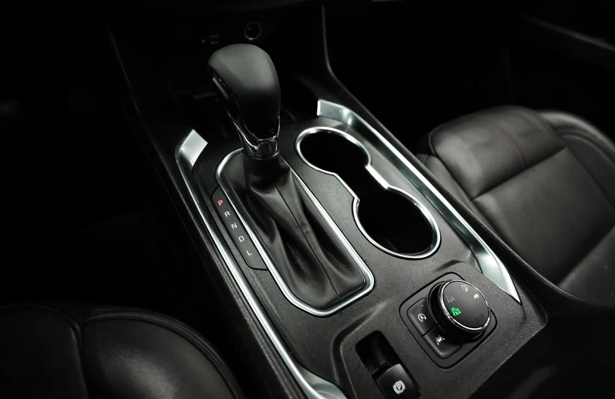 GCC | Traverse | 7 Seater | AED 1150 monthly | Free Insurance and Registration-5-5