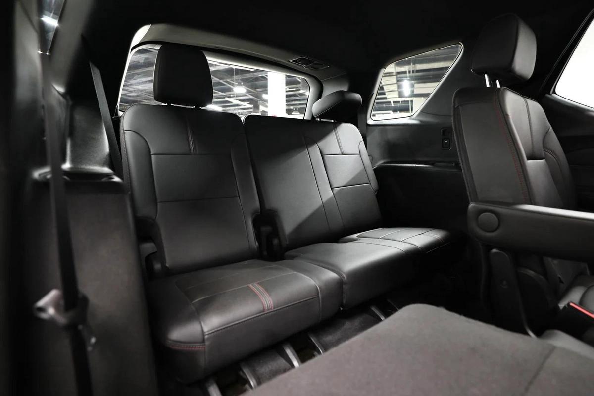 GCC | Traverse | 7 Seater | AED 1150 monthly | Free Insurance and Registration-4-4