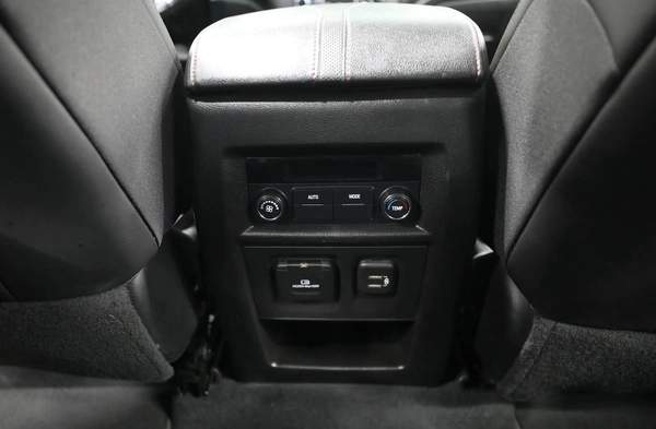 GCC | Traverse | 7 Seater | AED 1150 monthly | Free Insurance and Registration