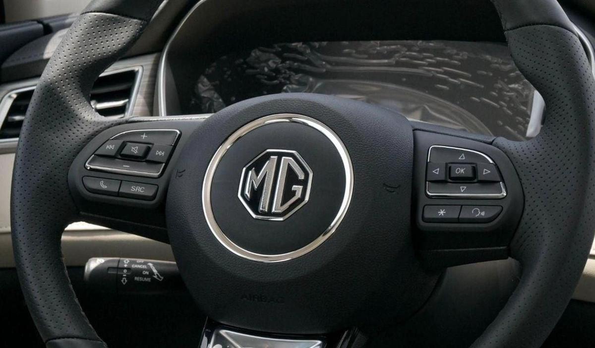 MG RX5 Brand New MG RX5 Plus Deluxe FOR EXPORT A/T | Petrol | Black/Beige | N-RX5-DEL-1.5-25|-14-14
