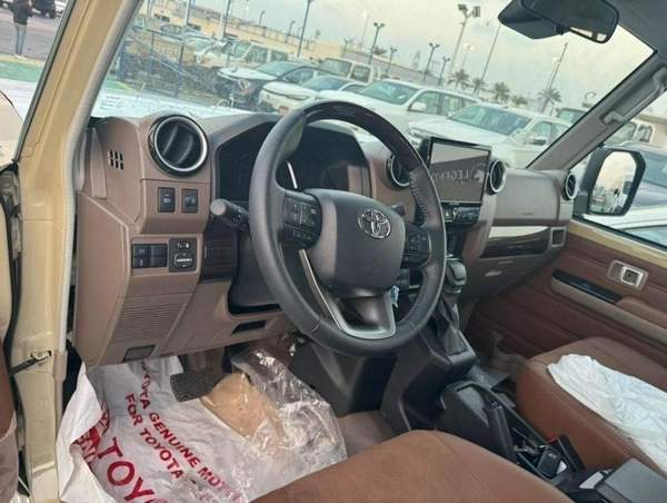 Toyota Land Cruiser Pick Up 2.8L DIESEL AUTOMATIC DOUBLE CABIN FULL OPTION 2024 GCC