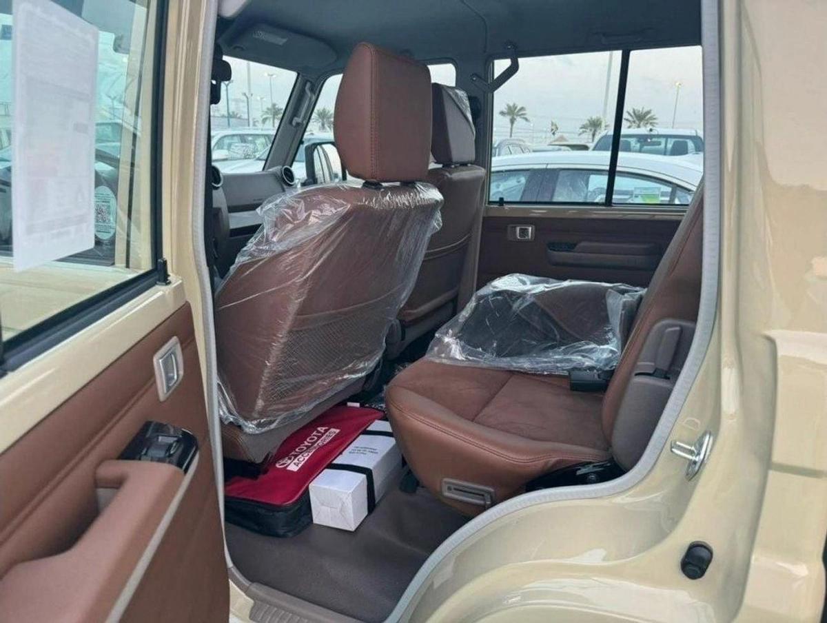 Toyota Land Cruiser Pick Up 2.8L DIESEL AUTOMATIC DOUBLE CABIN FULL OPTION 2024 GCC-12-12