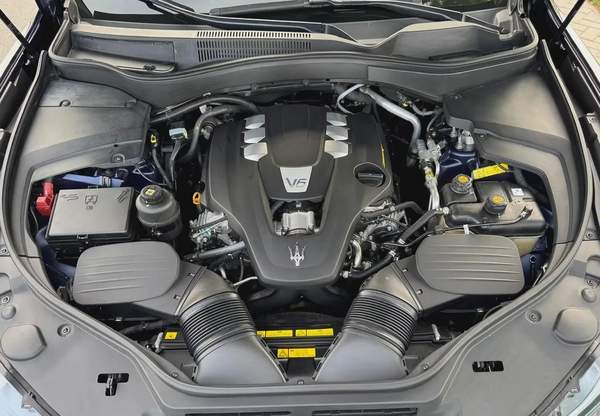 MASERATI LEVENTE | BROWN INTERIOR | 2017 | ONLY : 26362 KM | JAPAN IMPORT | CLEAN TITLE