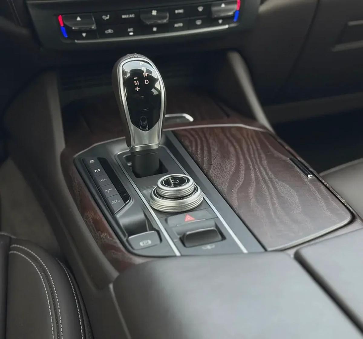 MASERATI LEVENTE | BROWN INTERIOR | 2017 | ONLY : 26362 KM | JAPAN IMPORT | CLEAN TITLE-10-10