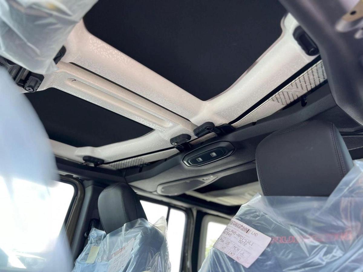 Jeep Wrangler EXPORT PRICE - Rubicon 2.0T - Anvil Clear Coat-7-7