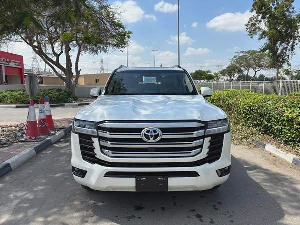 2026 Toyota Land Cruiser GXR - GCC Specs - Brand New!