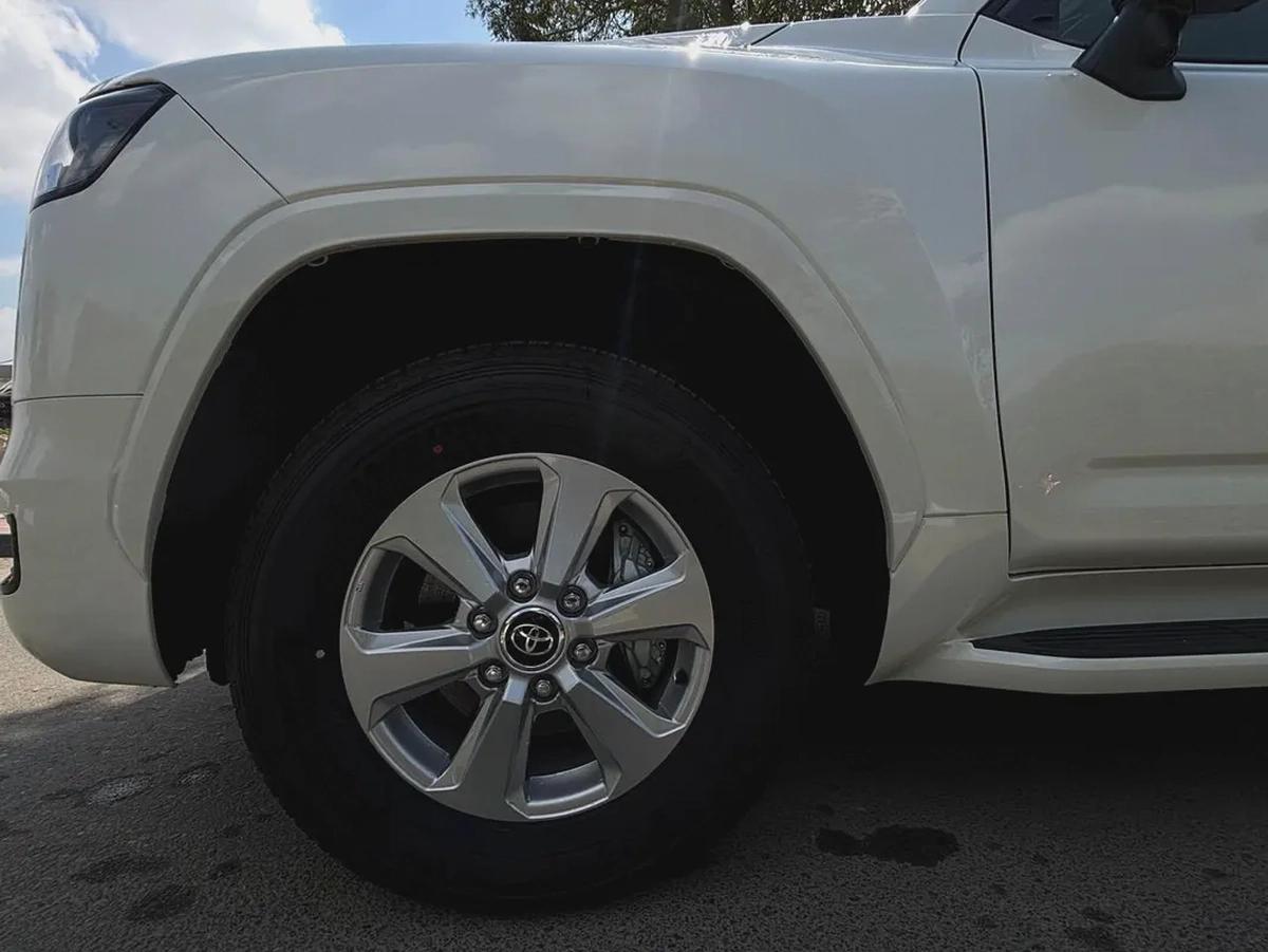 2026 Toyota Land Cruiser GXR - GCC Specs - Brand New!-5-5