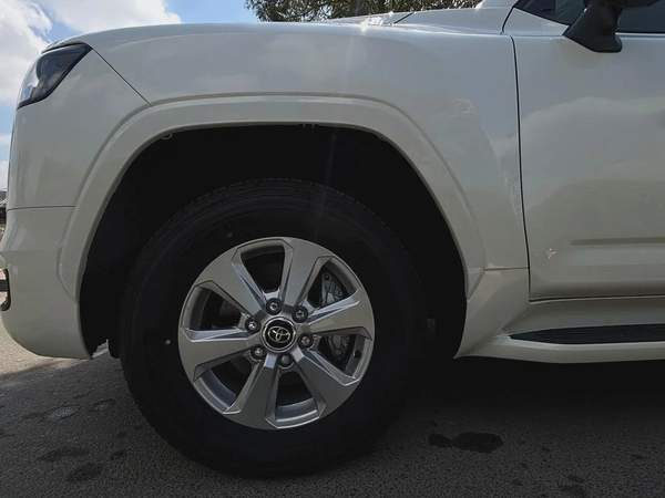 2026 Toyota Land Cruiser GXR - GCC Specs - Brand New!