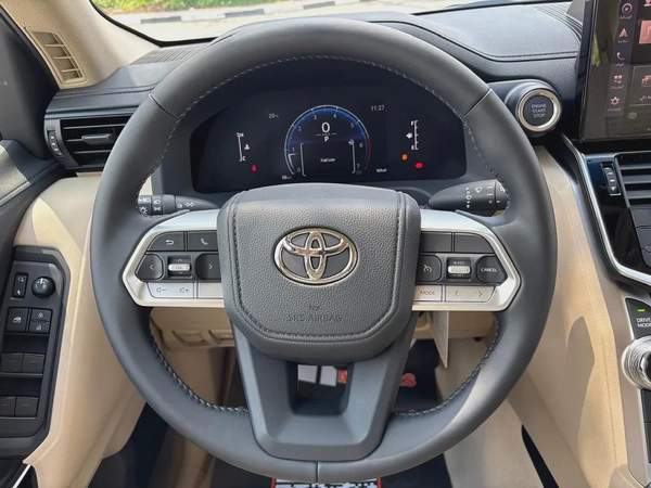 2026 Toyota Land Cruiser GXR - GCC Specs - Brand New!